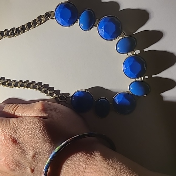 2pcs blue beaded stone vintagey statement necklace with matching blue bangle - Picture 9 of 9